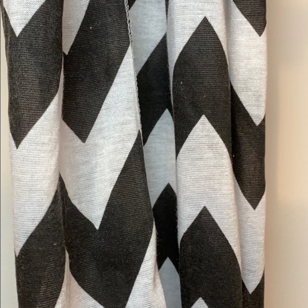 Black & White Chevron Infinity Scarf